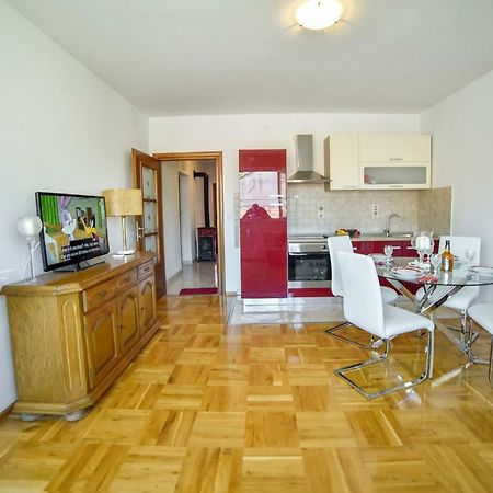 Apartment Ines Sinj Buitenkant foto