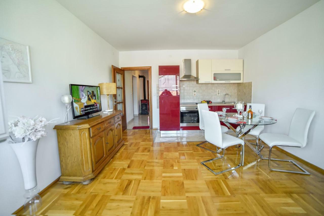 Apartment Ines Sinj Buitenkant foto