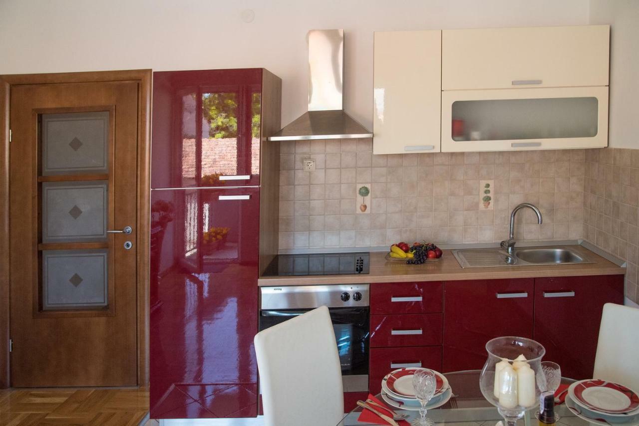 Apartment Ines Sinj Buitenkant foto