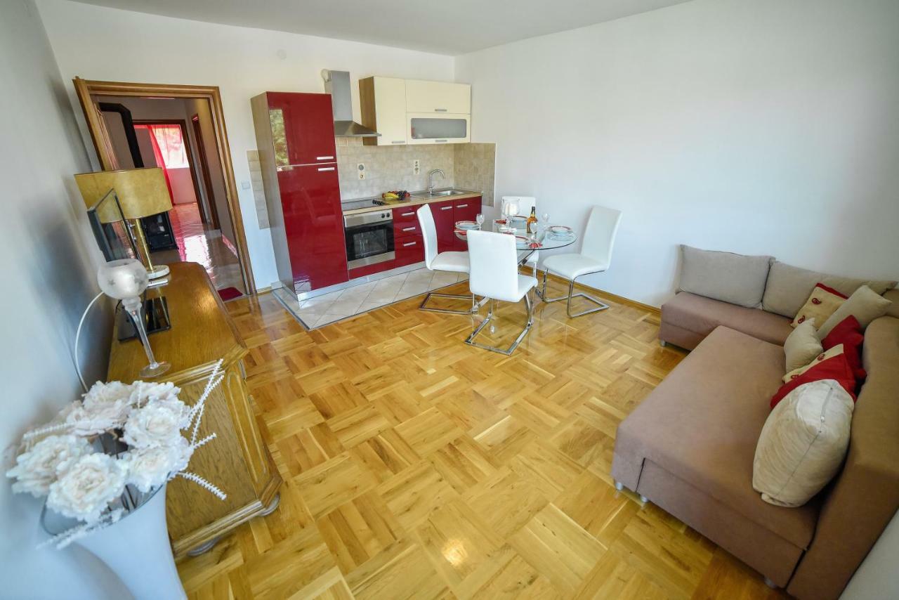 Apartment Ines Sinj Buitenkant foto