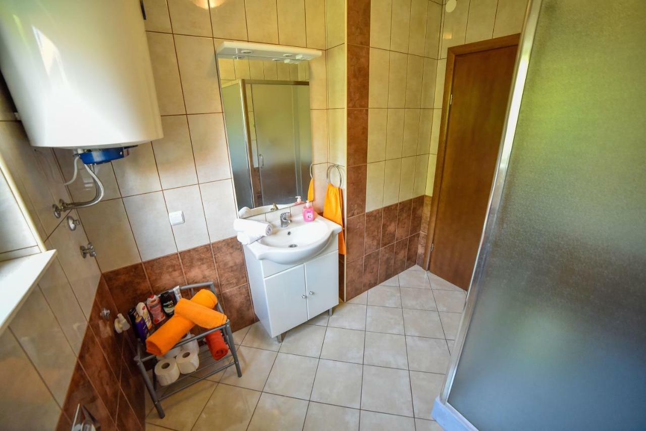 Apartment Ines Sinj Buitenkant foto